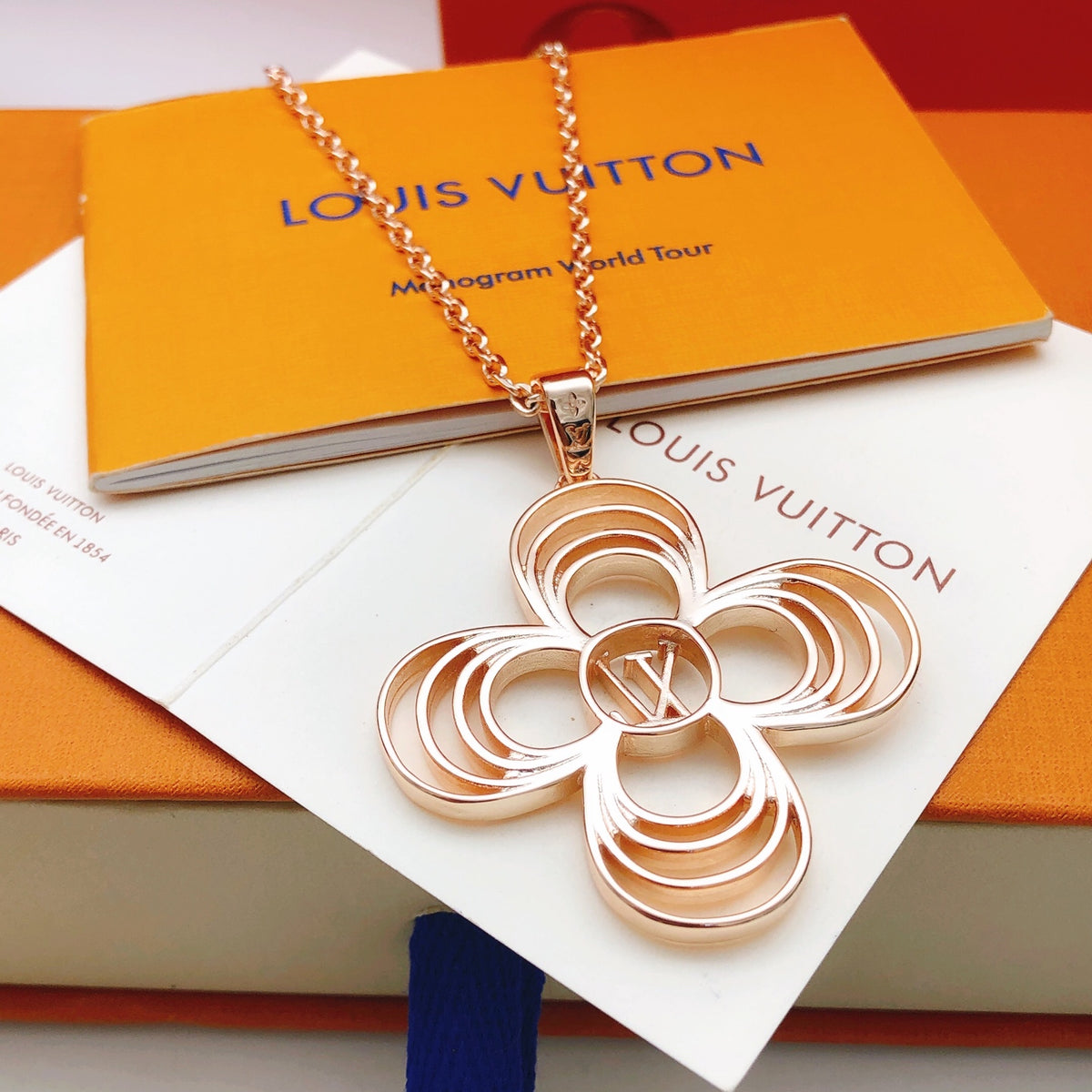 Floral Pendant Necklace in Rose-Gold-Tone – Rose Gold Detail detail view