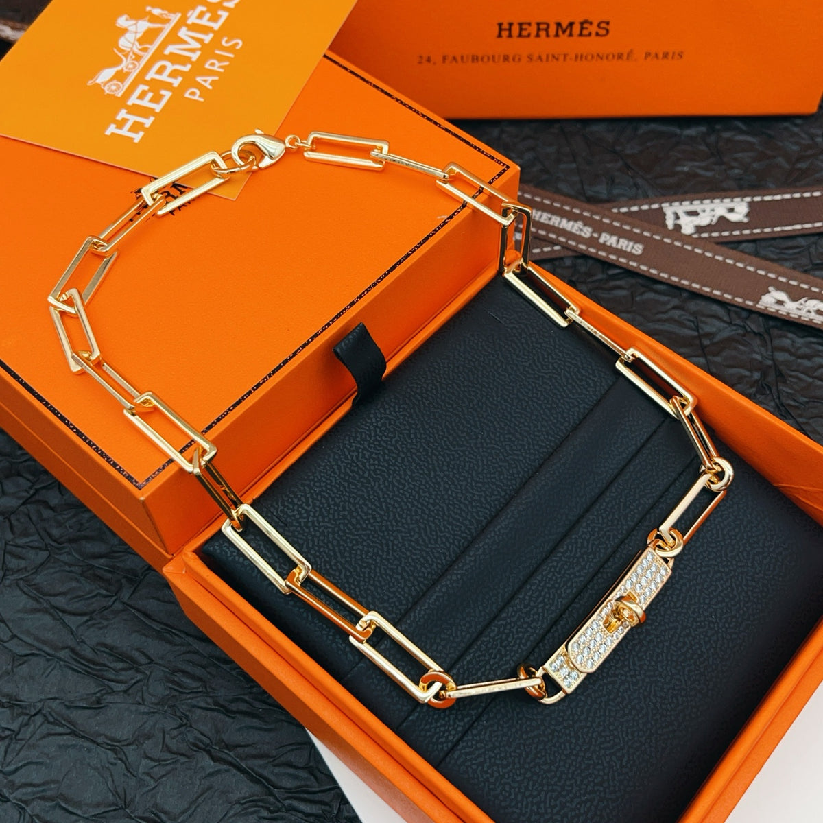 Toggle Pendant Necklace in Rose-Gold-Tone – Rose Gold Detail detail view