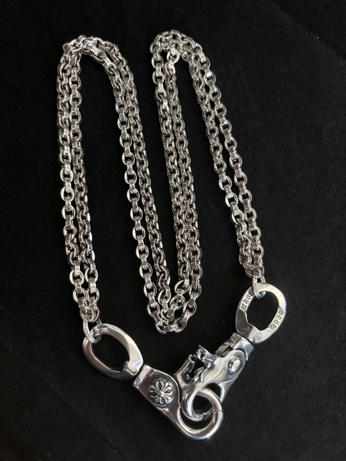 Letter Multi-Use Chain Accessory front product view