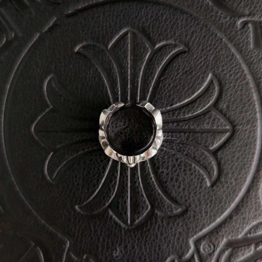 Cross Statement Ring in Antique Silver-Tone – Design 02 close-up detail
