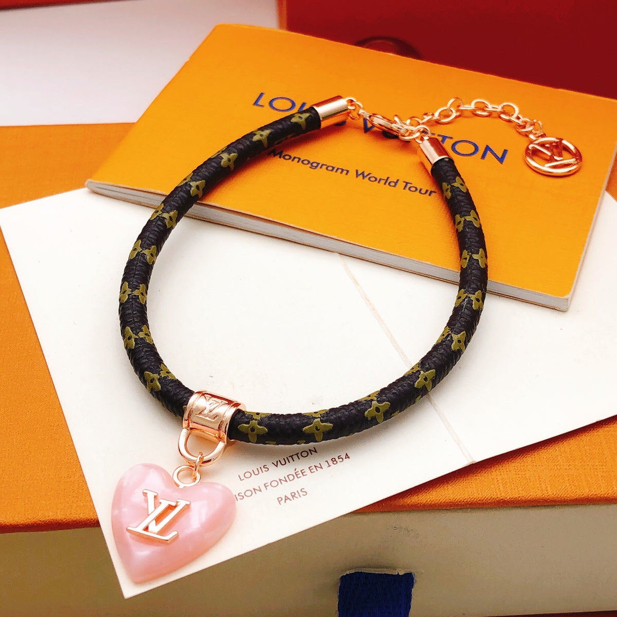 Heart Bangle in Rose-Gold-Tone – Rose Gold Detail – Design 003 main product view