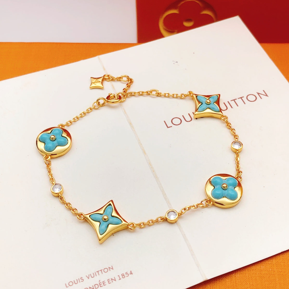 Geometric Emblem Bracelet in Gold-Tone – Blue Detail – Design 013 close-up detail