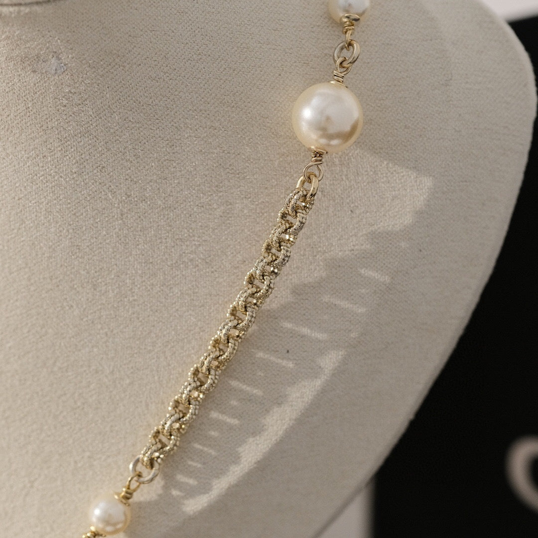 Pearl Pearl-Detail Pendant Necklace – Pearl Detail – Design 073 styled product view