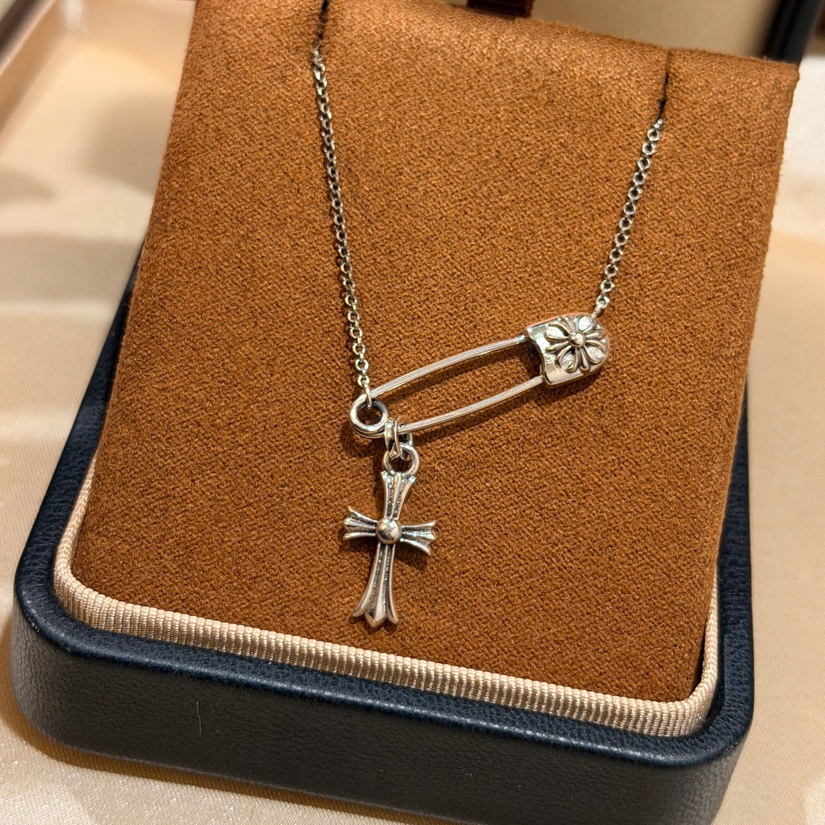 Cross Brooch in Antique Silver-Tone – Design 04 main product view