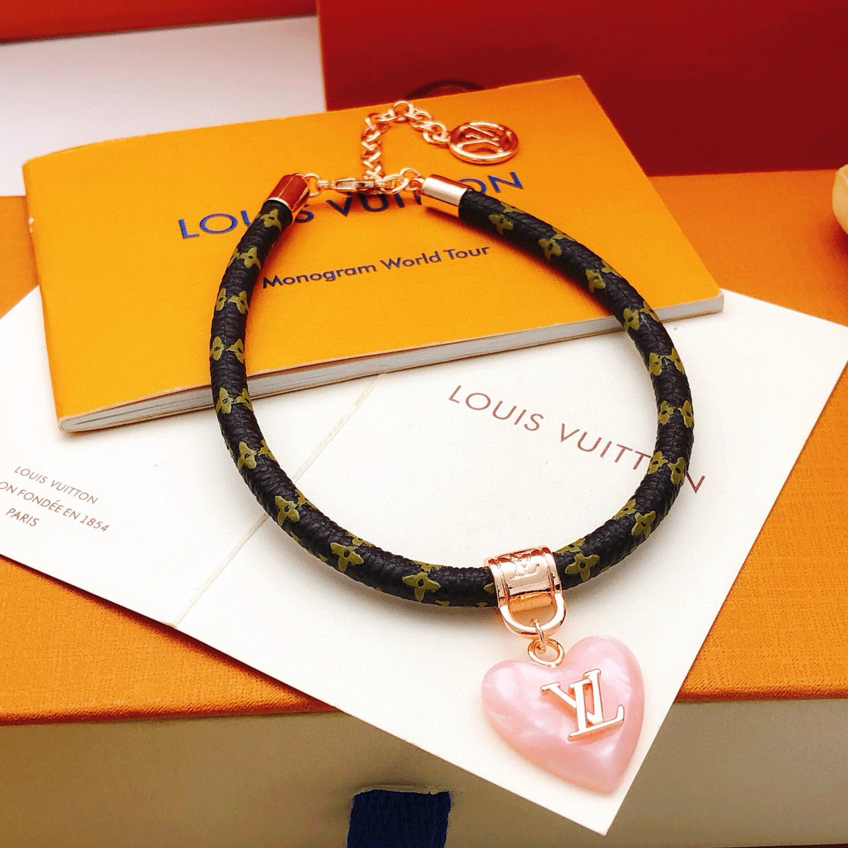 Heart Bangle in Rose-Gold-Tone – Rose Gold Detail front product view
