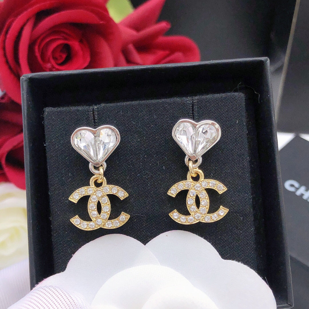 Double-C Emblem Jewelry Accessory in Gold-Tone – Heart Detail main product view