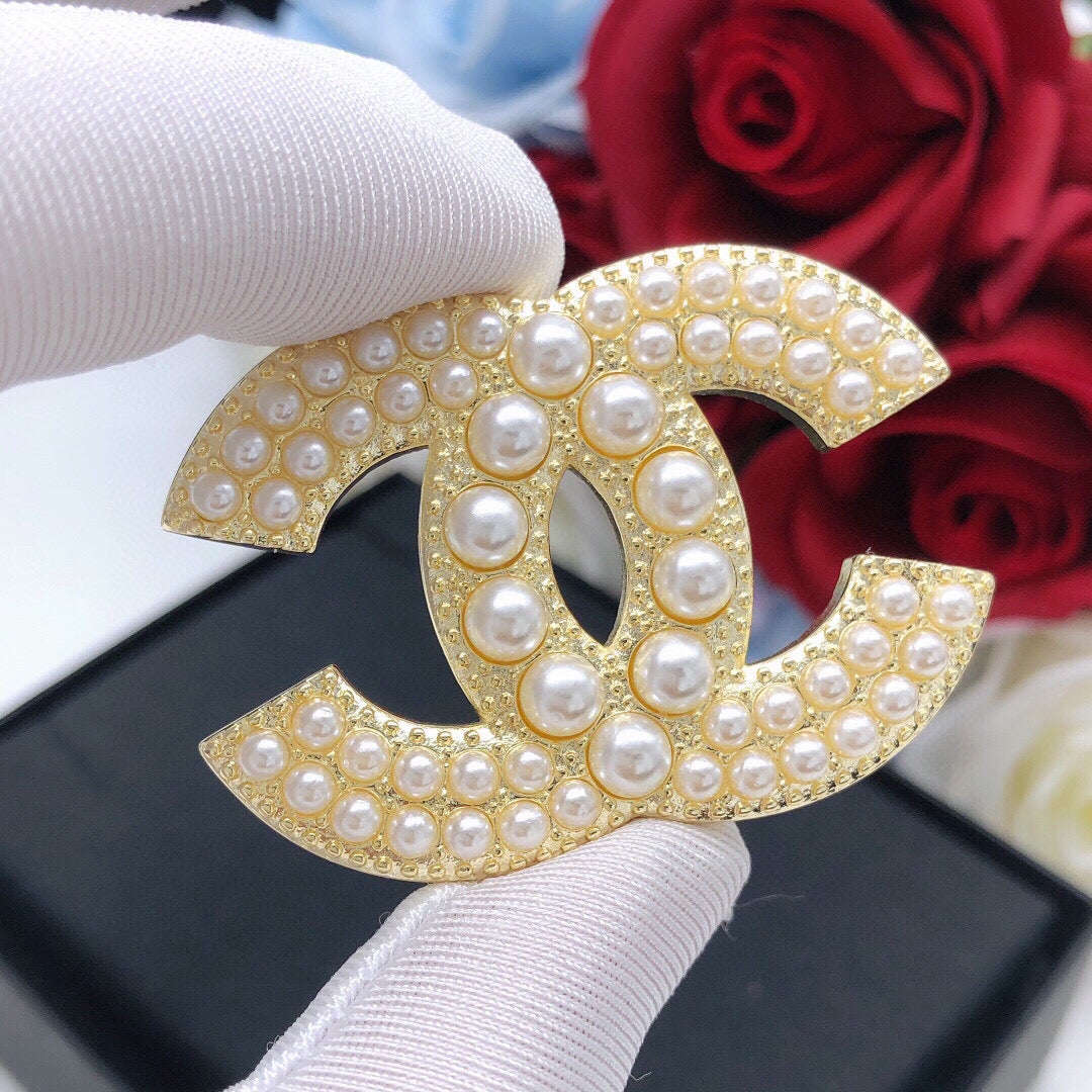 Double-C Emblem Brooch in Gold-Tone – Pearl Detail – Design 005 main product view