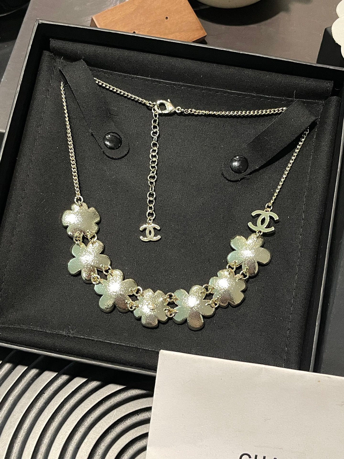 Pearl Pearl-Detail Pendant Necklace – Pearl Detail – Design 050 front product view