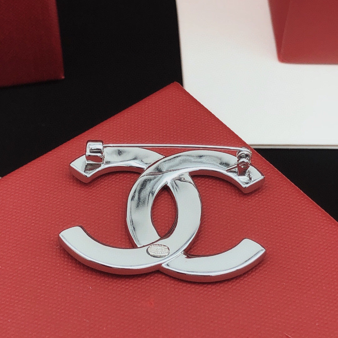 Signature Emblem Brooch in Silver-Tone – Design 002 close-up detail