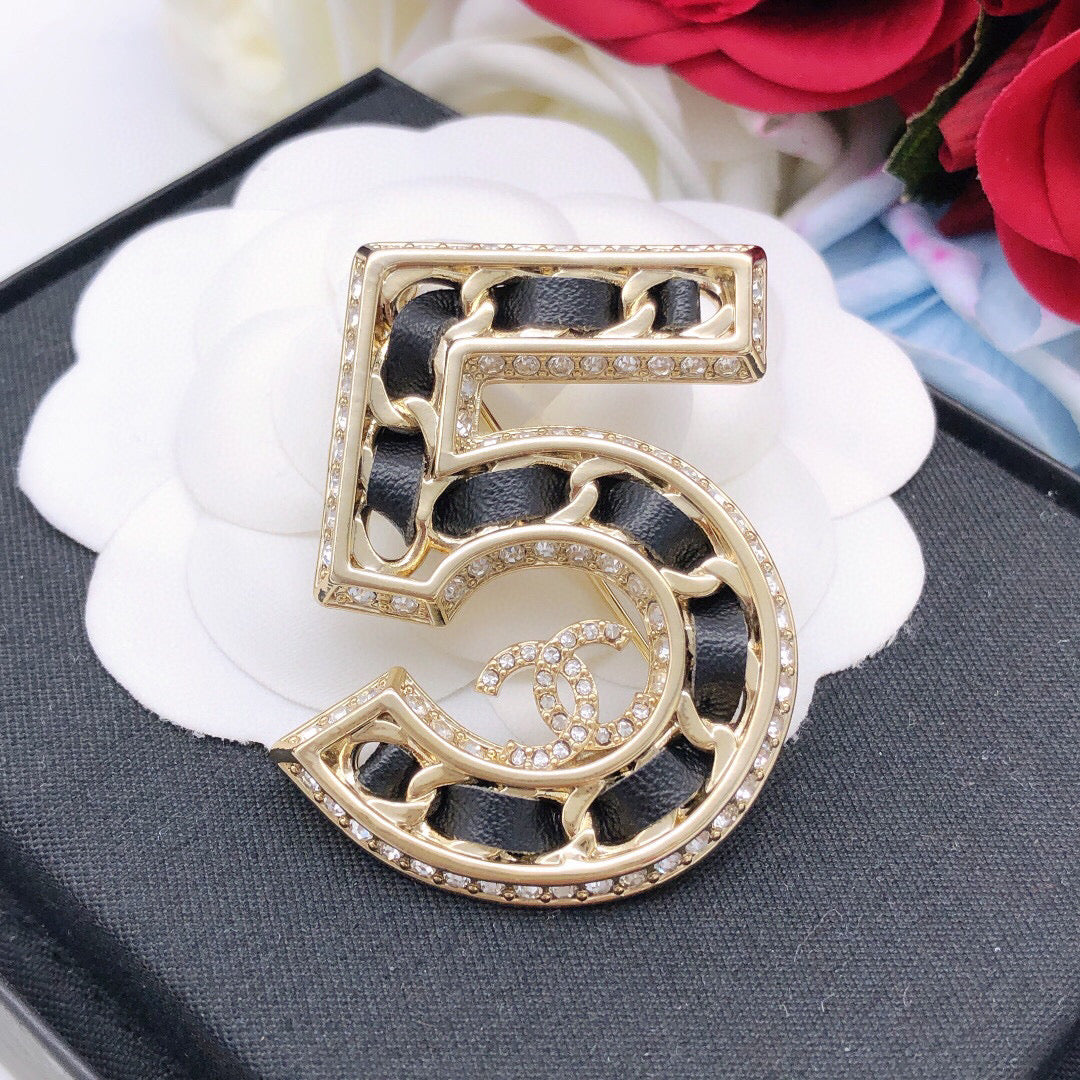 Signature Emblem Brooch in Polished Metal-Tone – Design 041 side detail