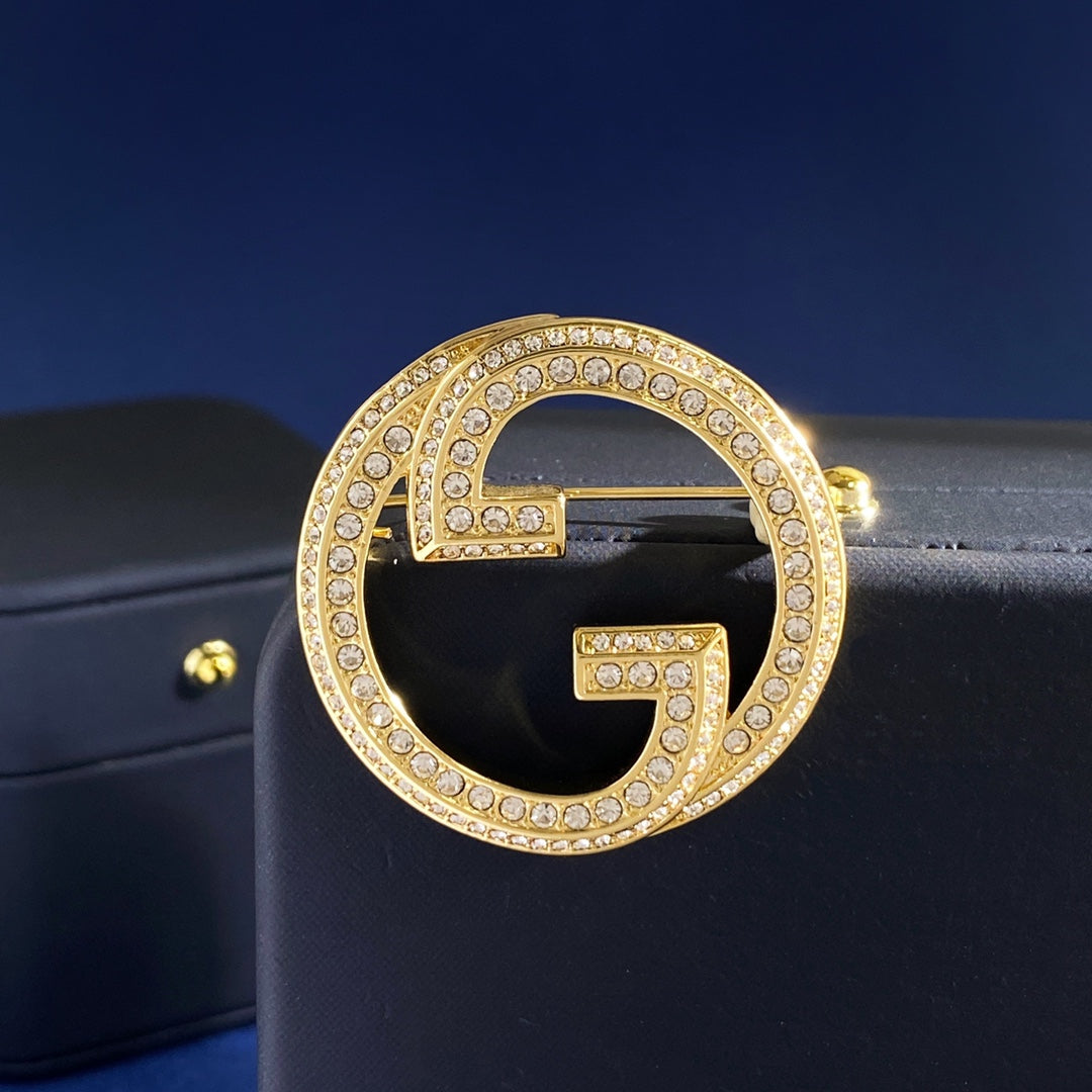 Double-G Emblem Brooch in Gold-Tone – Crystal Detail – Design 002 main product view