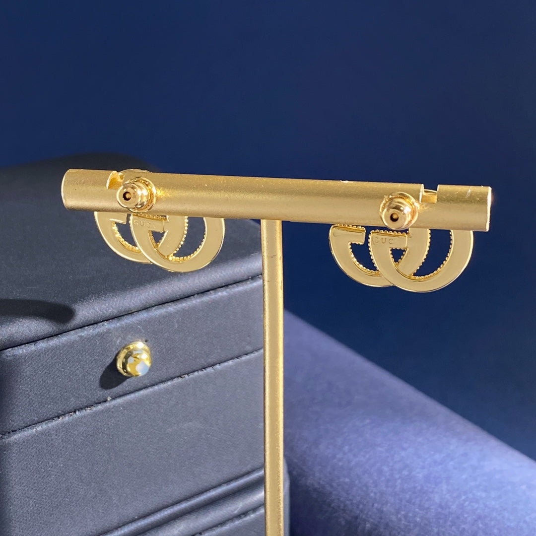 Double-G Emblem Stud Earrings in Gold-Tone – Design 005 close-up detail