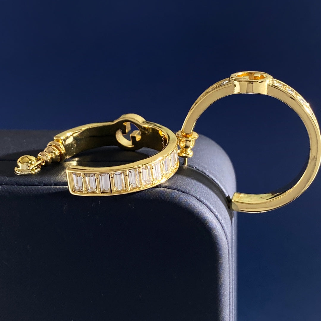 Double-G Emblem Statement Earrings in Gold-Tone – Design 002 detail view
