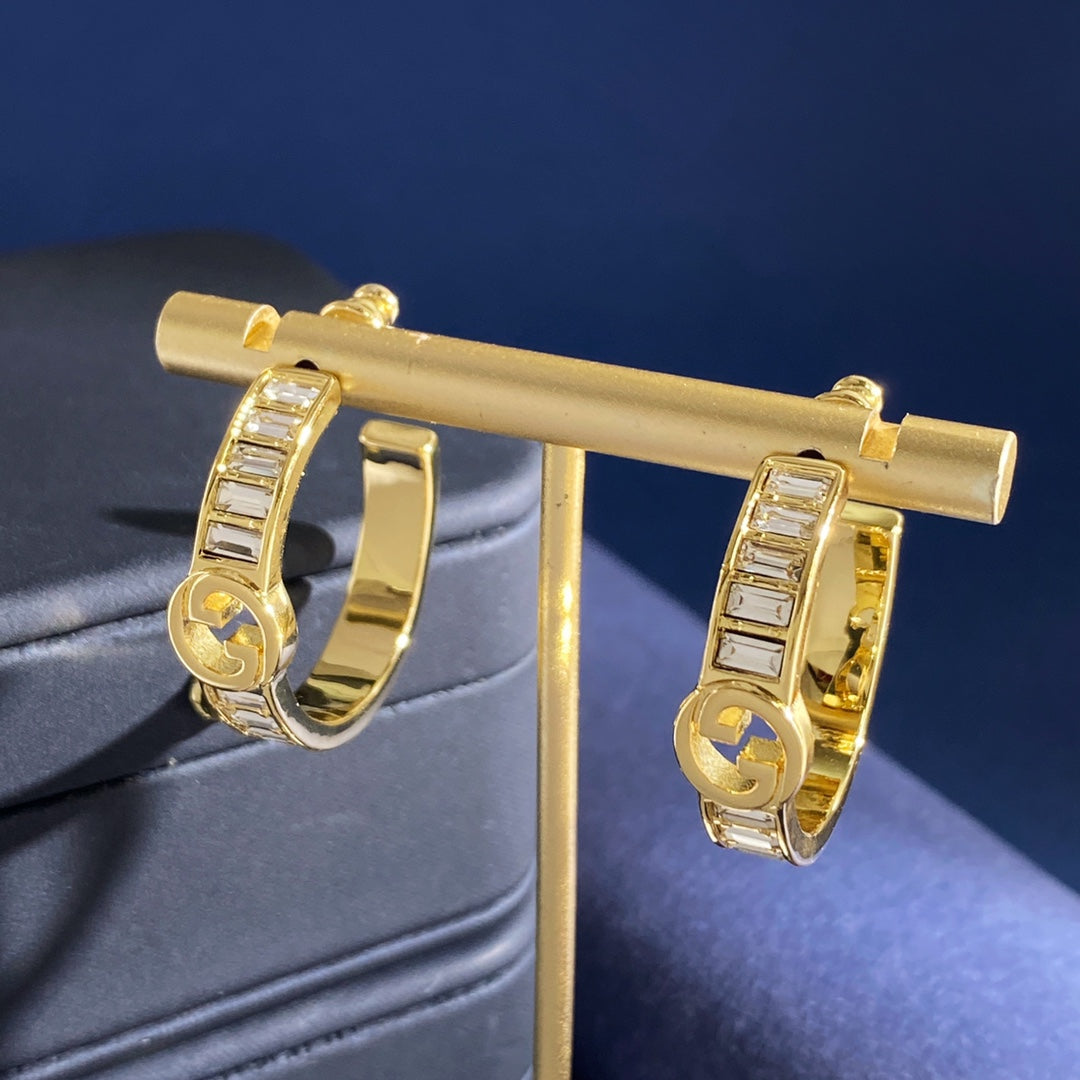 Double-G Emblem Statement Earrings in Gold-Tone – Design 002 side detail
