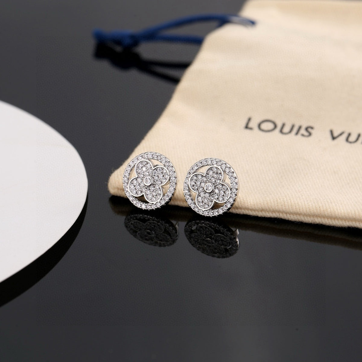 Geometric Emblem Stud Earrings in Polished Metal-Tone – Design 017 detail view
