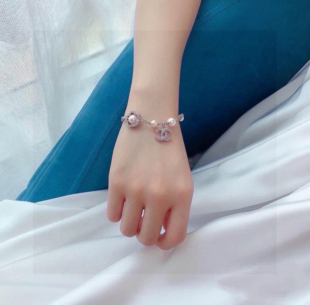Camellia Bracelet in Polished Metal-Tone – Pearl Detail – Design 002 detail view