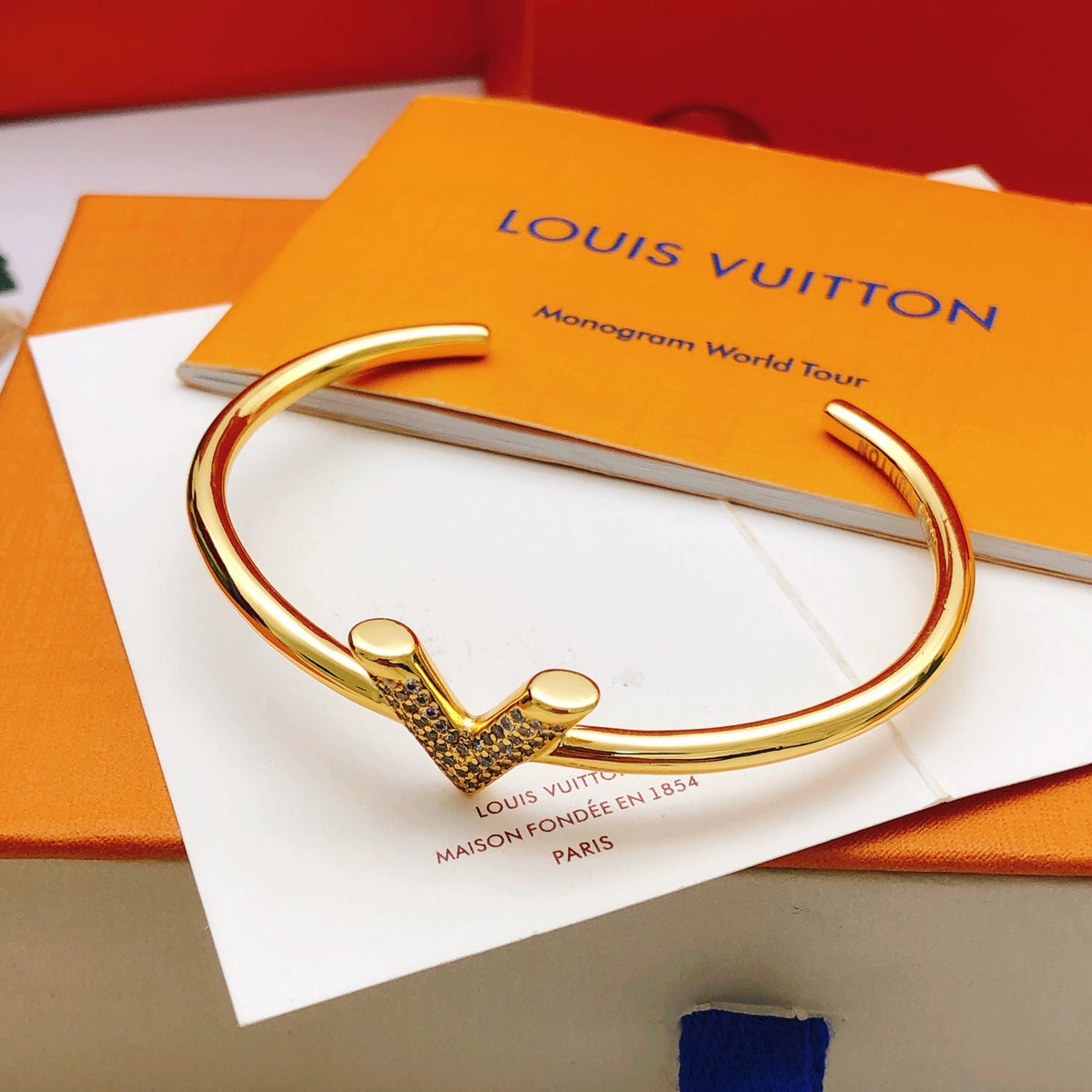 Geometric Emblem Bangle in Gold-Tone – Design 010 close-up detail