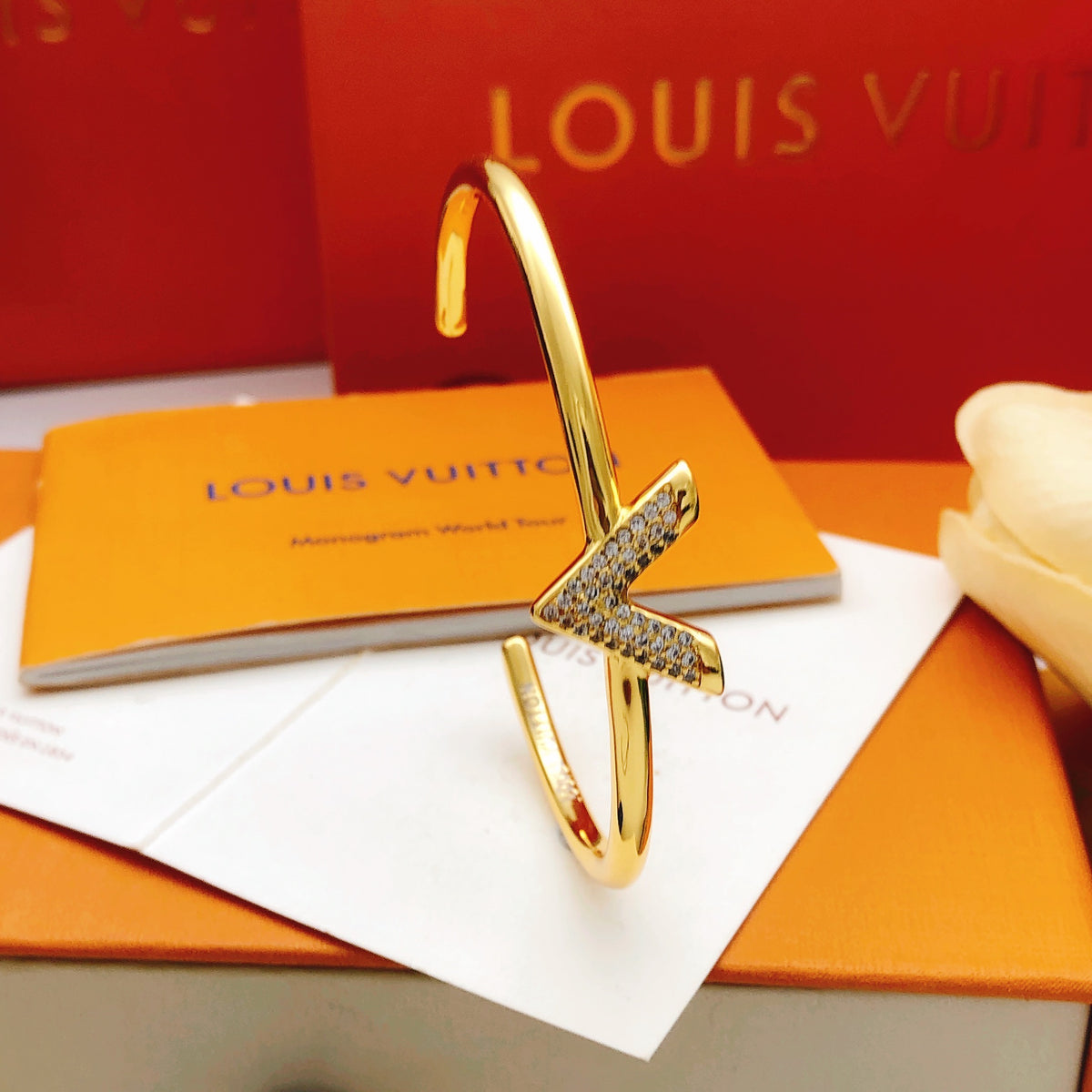 Geometric Emblem Bangle in Gold-Tone – Design 010 side detail