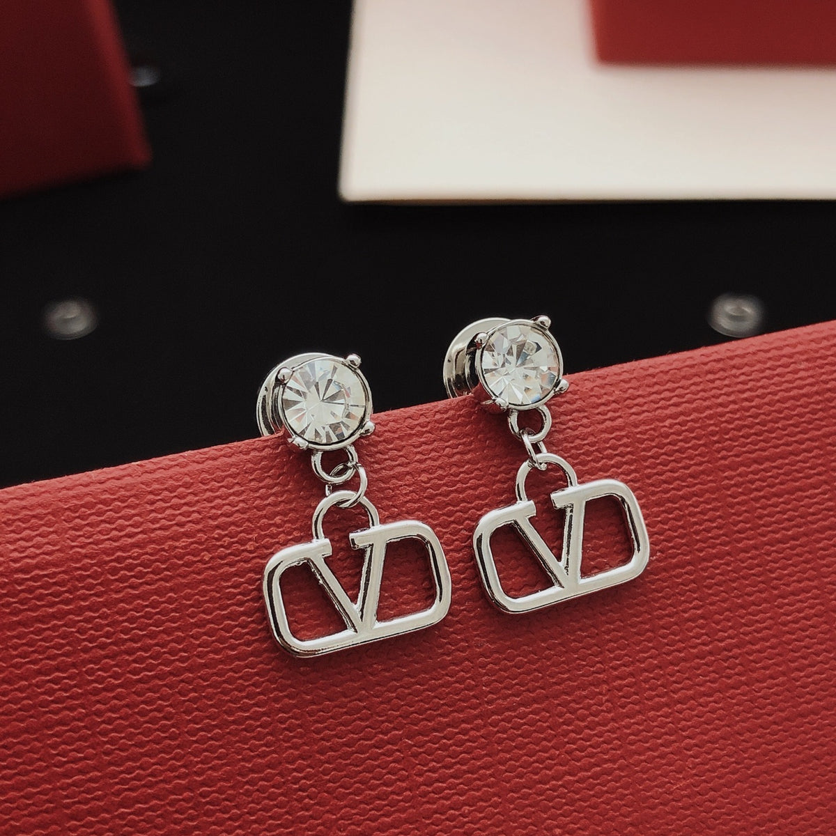 Signature Emblem Jewelry Accessory – Design 02 close-up view