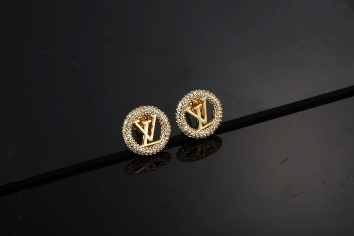 Letter Emblem Brooch in Polished Metal-Tone – Design 003 main product view