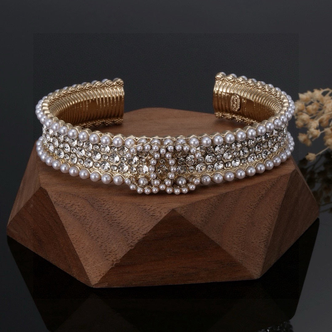 Pearl Bangle in Polished Metal-Tone – Pearl Detail – Design 002 main product view