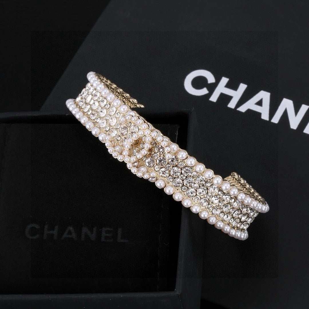 Pearl Bangle in Polished Metal-Tone – Pearl Detail – Design 002 front product view