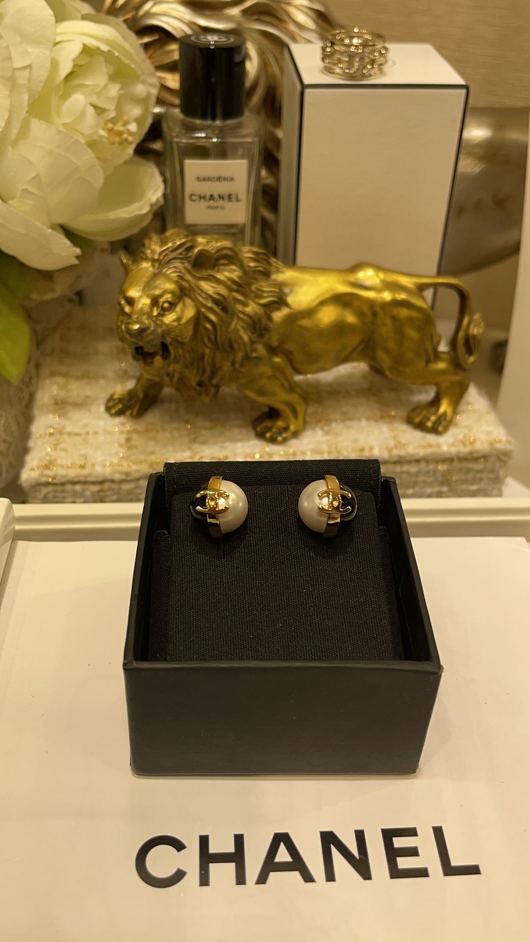 Double-C Emblem Stud Earrings in Polished Metal-Tone – Black Detail – Design 002 main product view