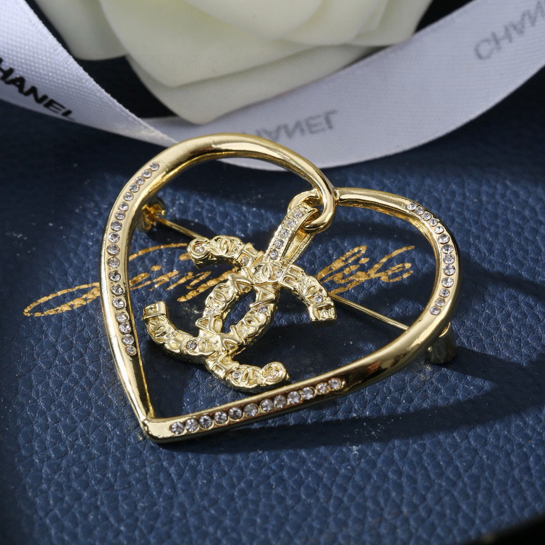 Signature Emblem Brooch in Polished Metal-Tone – Design 044 side detail