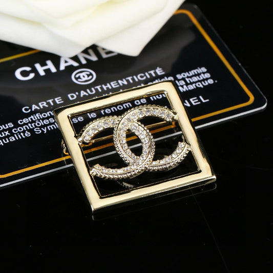 Double-C Emblem Brooch in Polished Metal-Tone – Design 057 main product view