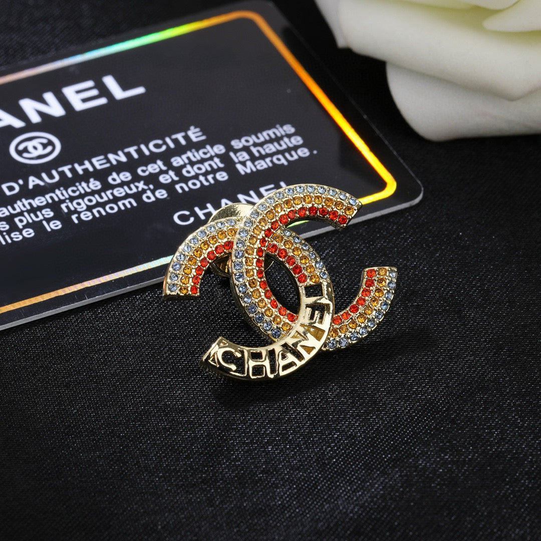 Double-C Emblem Brooch in Polished Metal-Tone – Design 056 side detail