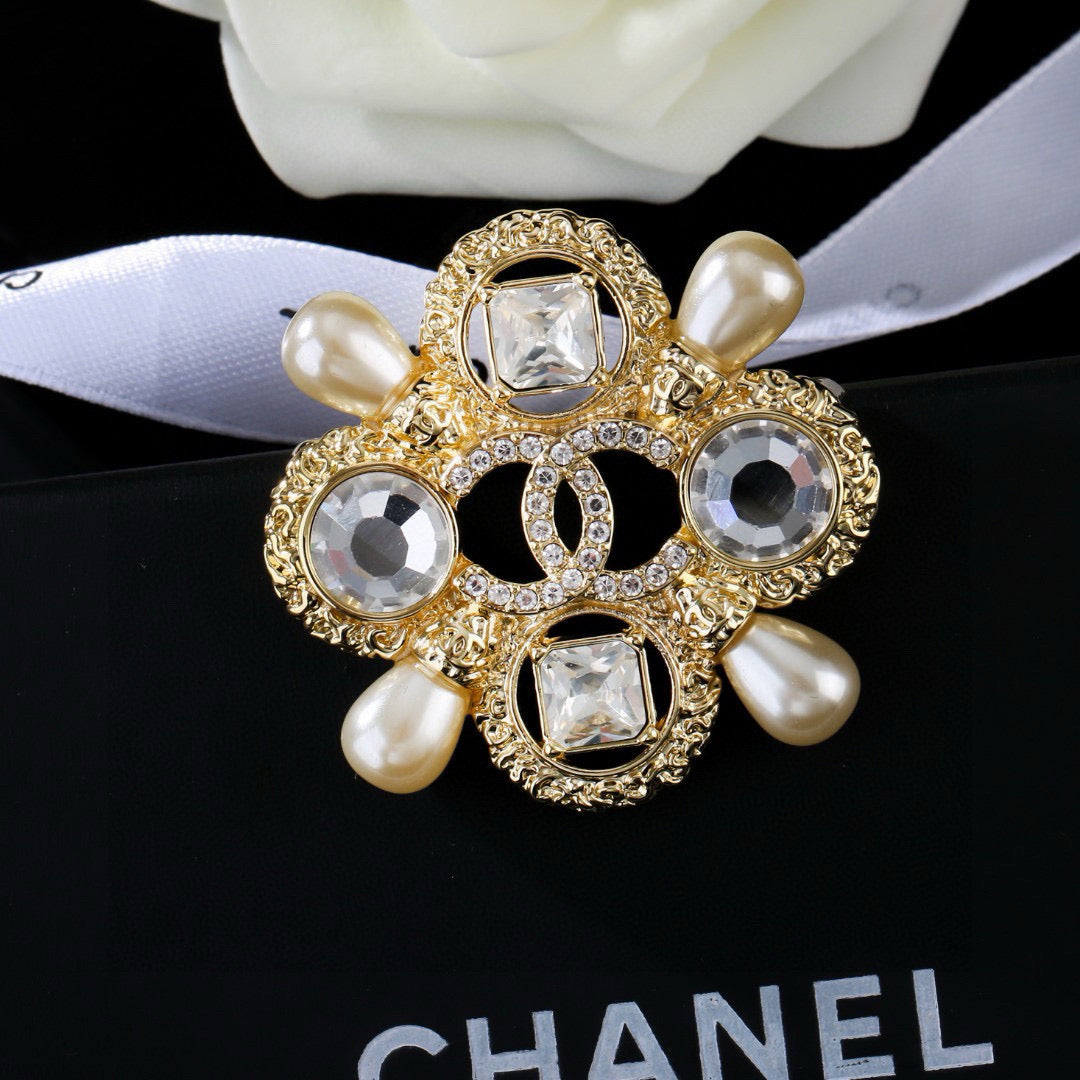 Signature Emblem Brooch in Polished Metal-Tone – Design 045 main product view
