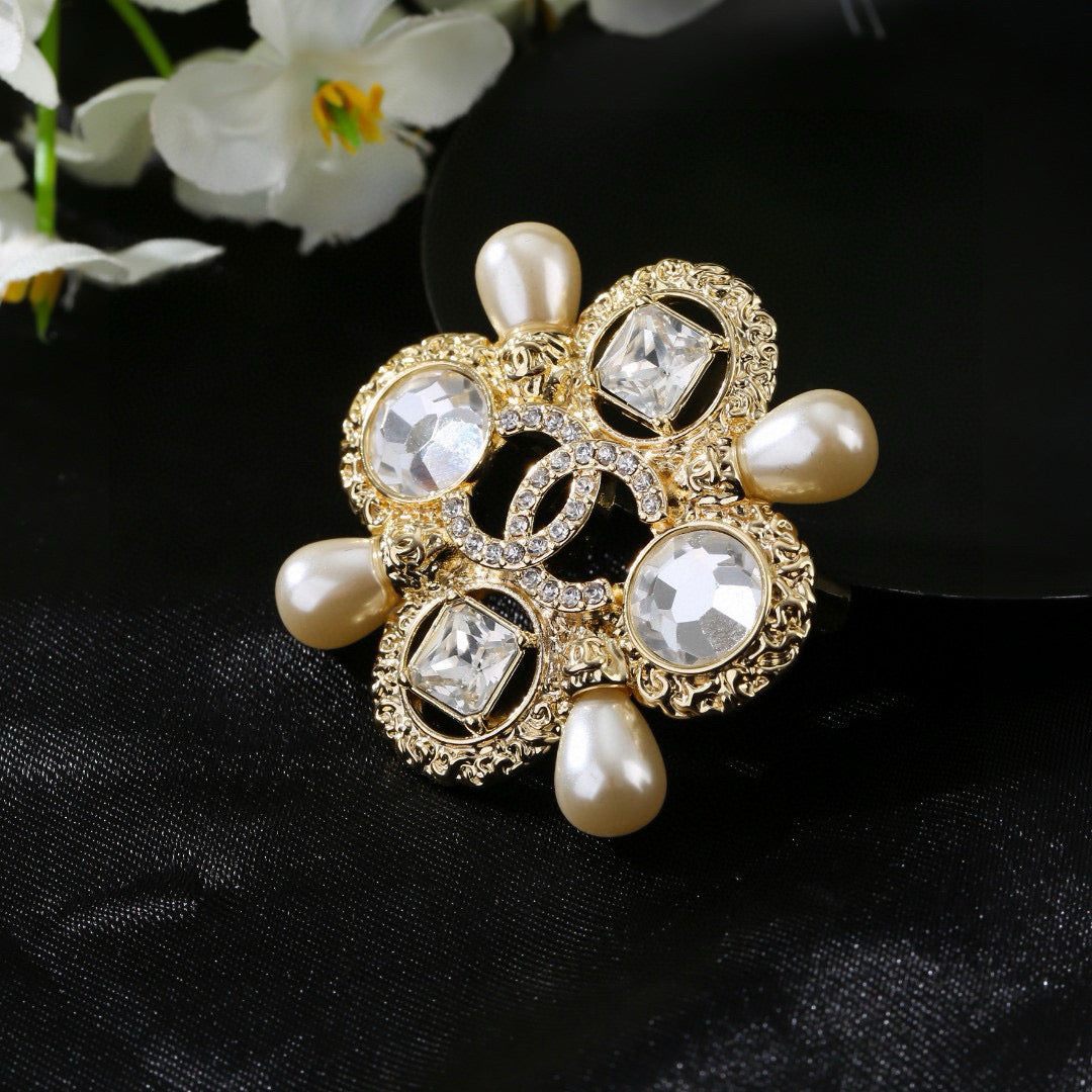 Signature Emblem Brooch in Polished Metal-Tone – Design 045 detail view