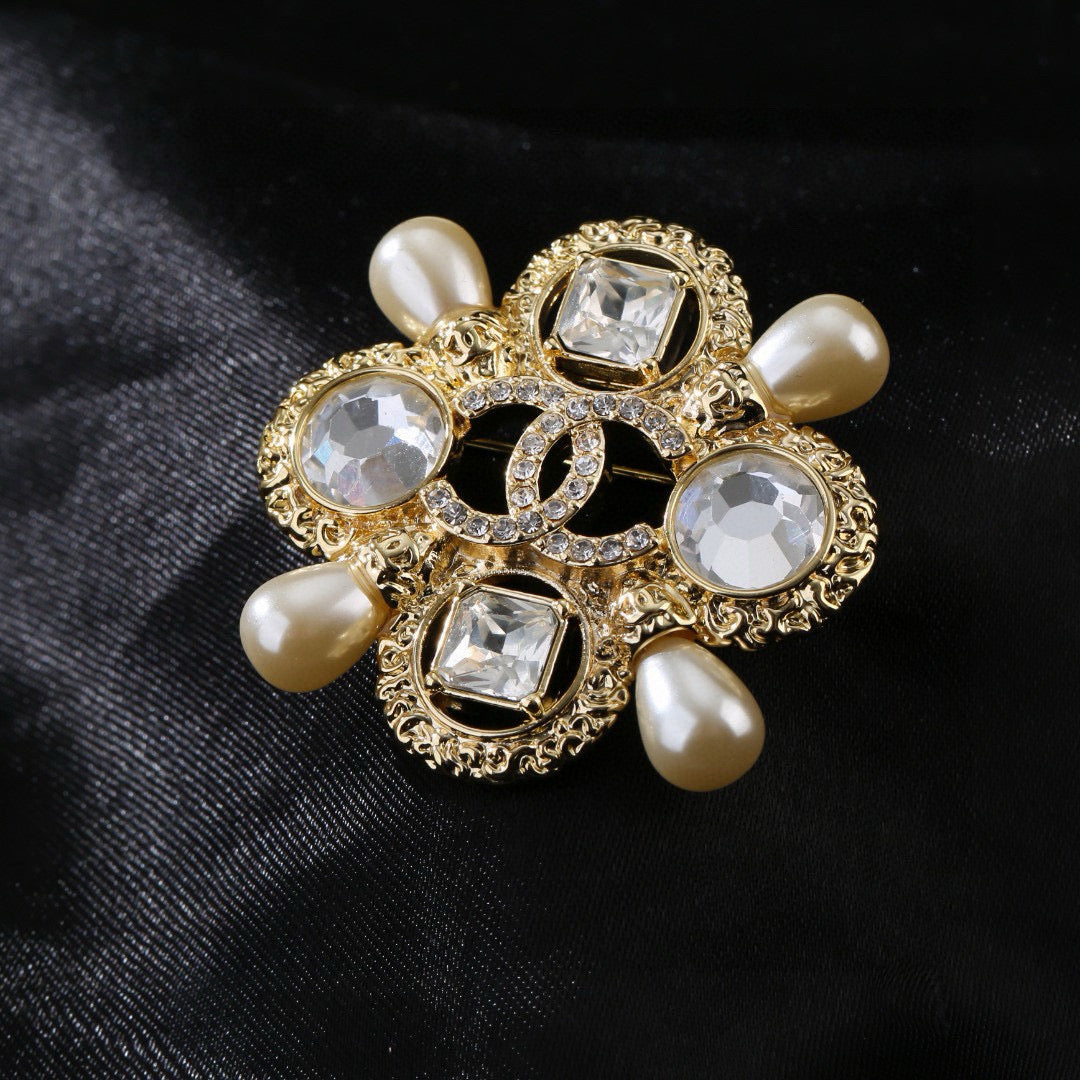 Signature Emblem Brooch in Polished Metal-Tone – Design 043 main product view