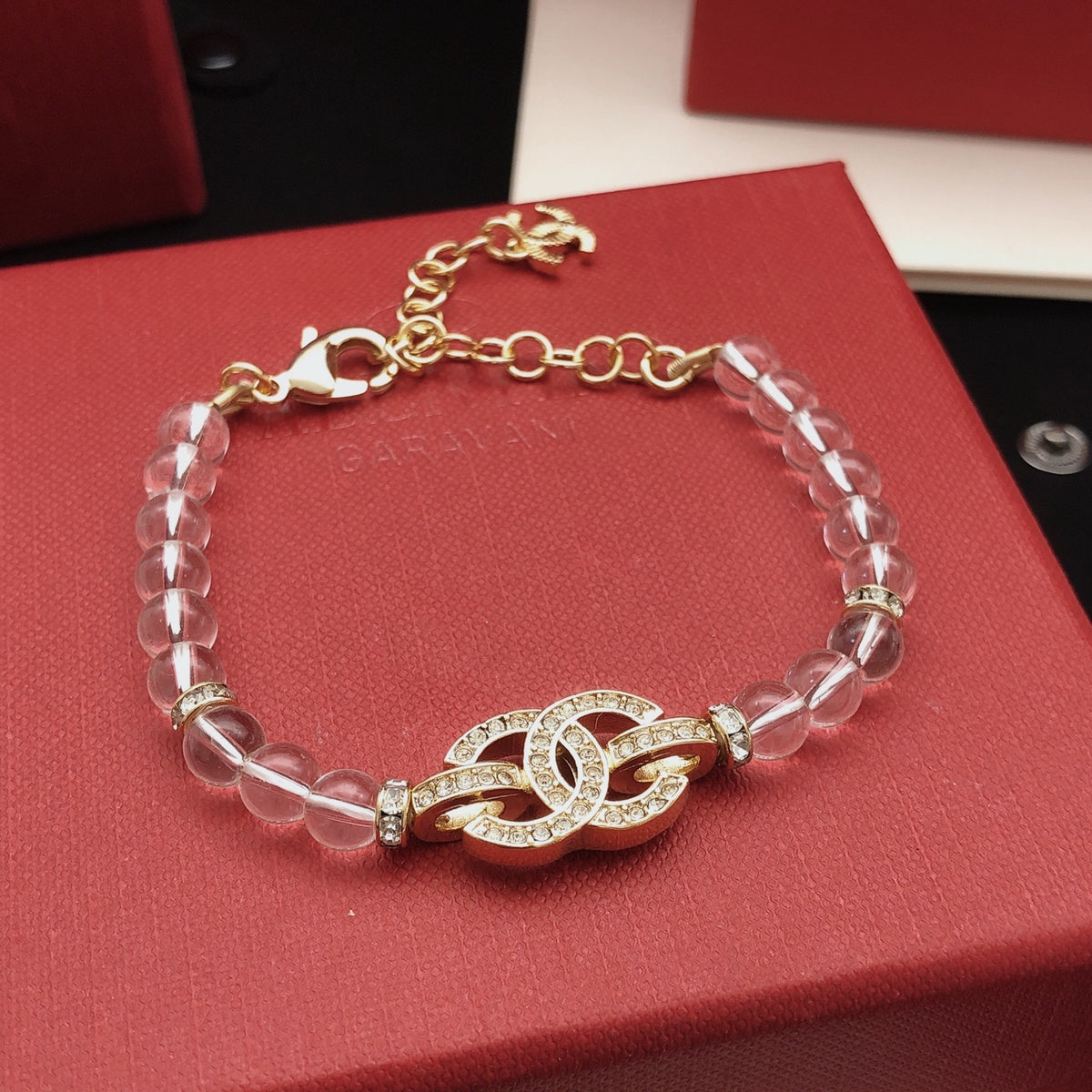 Pearl Bracelet in Gold-Tone – Pearl Detail front product view