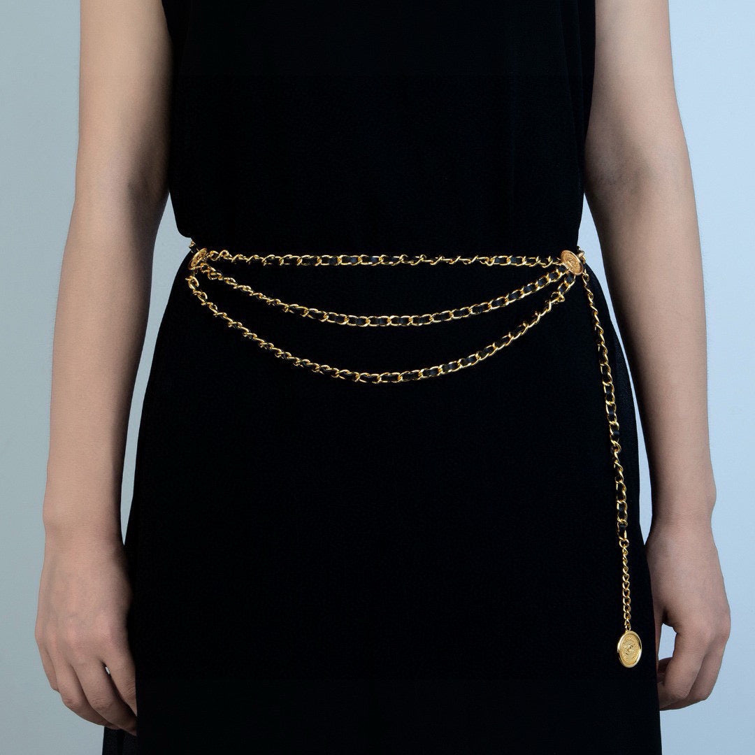 Letter Jewelry Accessory in Polished Metal-Tone – Pearl Detail main product view