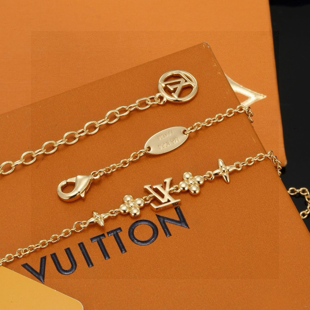 Letter Emblem Pendant Necklace in Polished Metal-Tone – Design 011 close-up detail