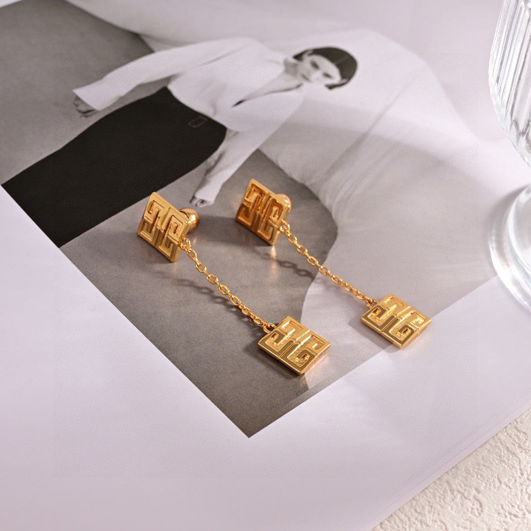 Infinity Drop Stud Earrings – Design 02 detail view