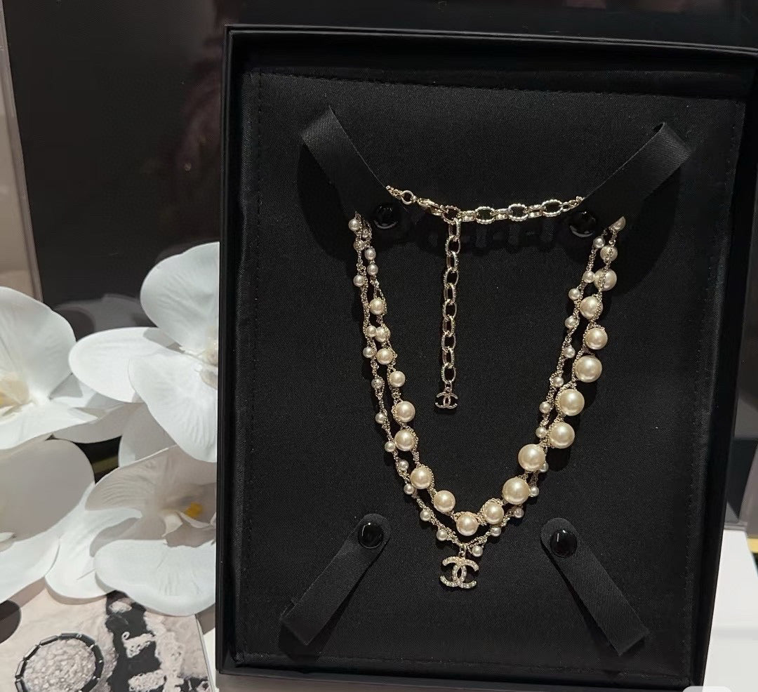 Pearl Pearl-Detail Pendant Necklace – Pearl Detail – Design 004 styled product view