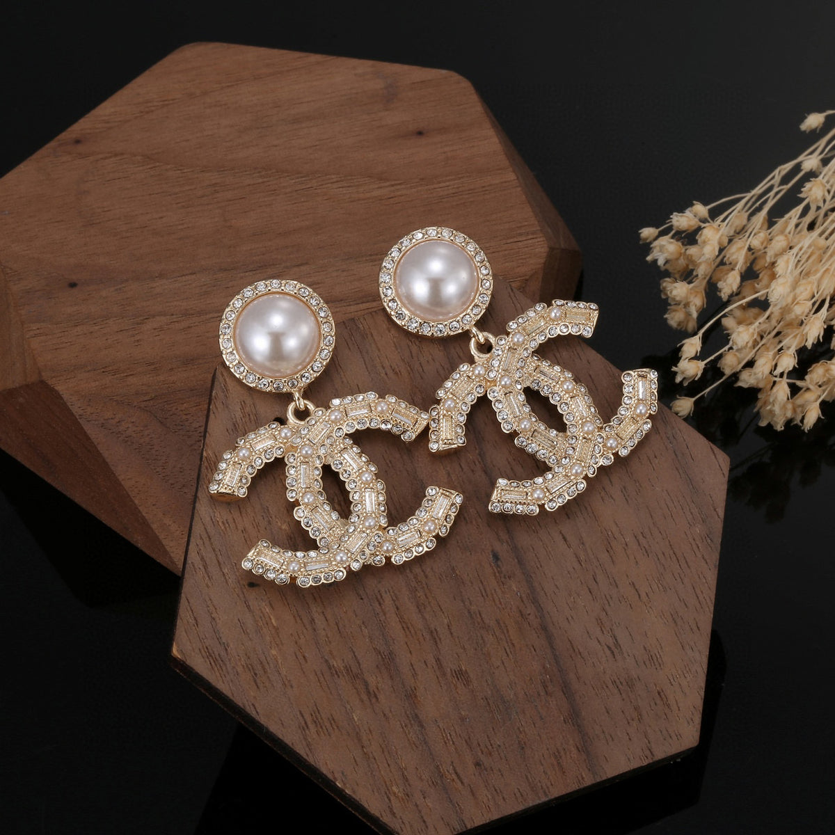 Double-C Emblem Pearl-Detail Stud Earrings – Pearl Detail detail view