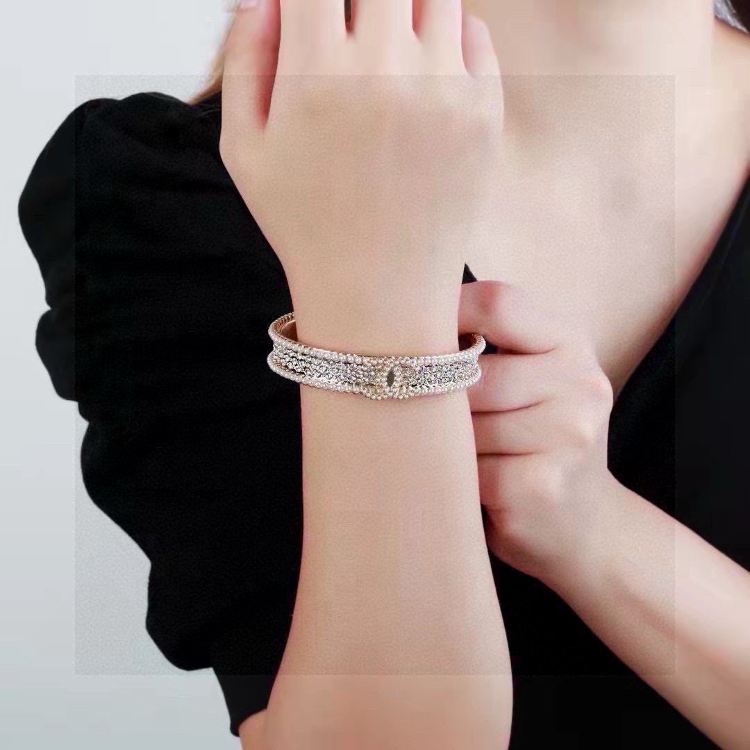 Pearl Bangle in Polished Metal-Tone – Pearl Detail front product view