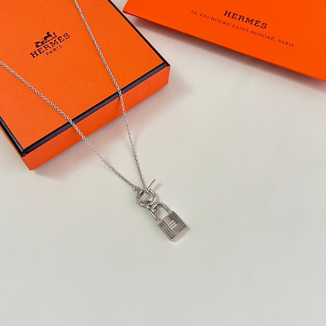 Horse Pendant Necklace in Polished Metal-Tone – Design 006 side detail