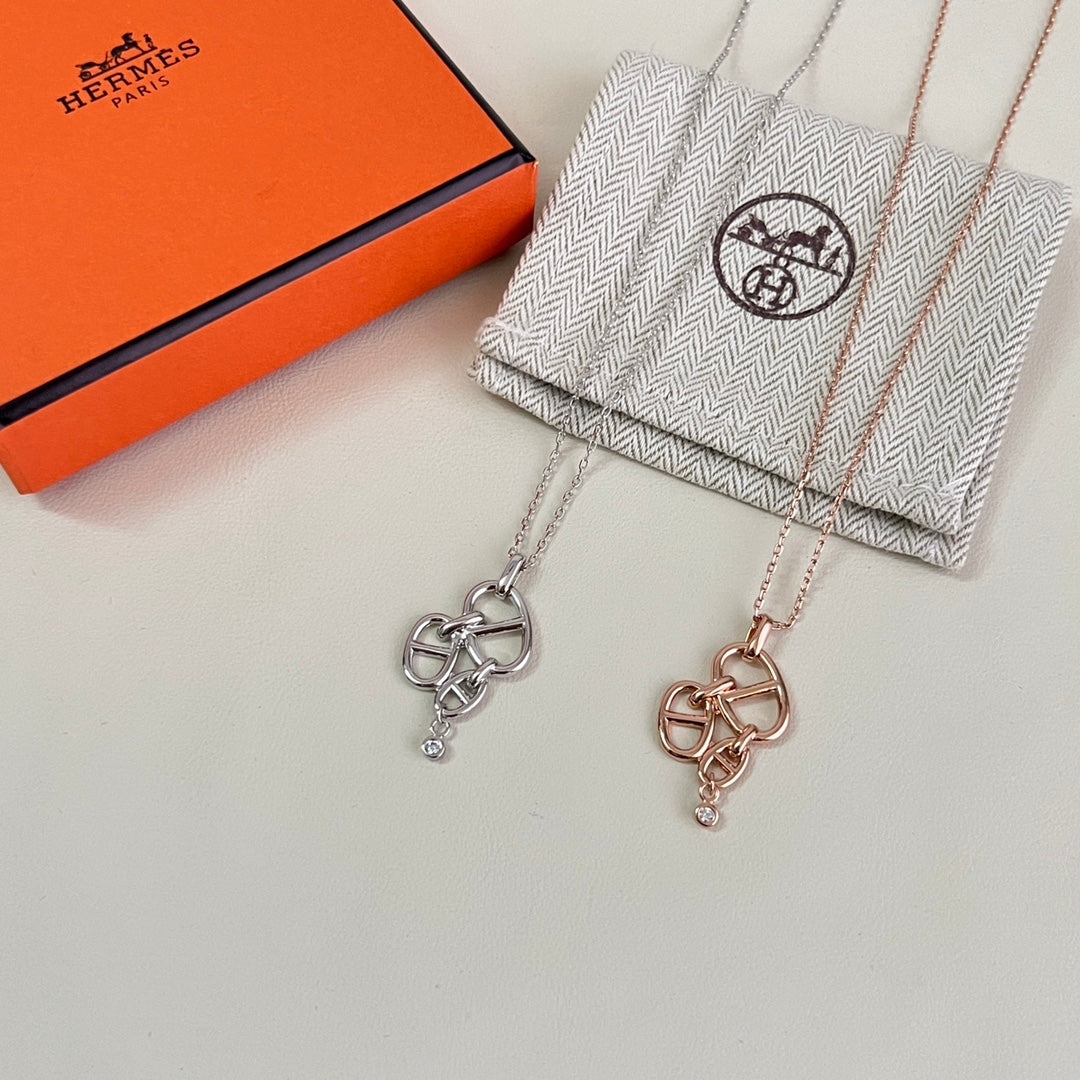 Toggle Pendant Necklace in Polished Metal-Tone – Toggle Detail – Design 013 detail view