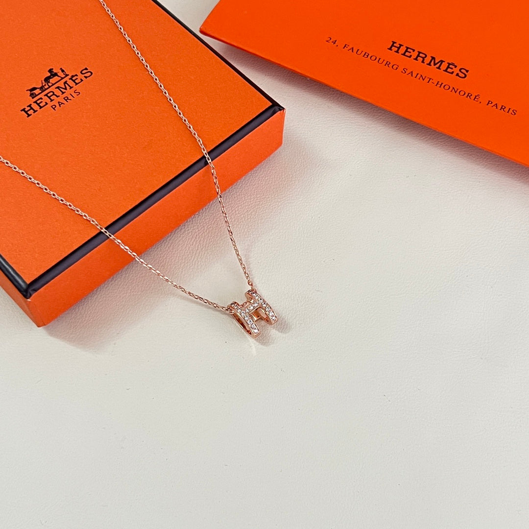 Horse Pendant Necklace in Polished Metal-Tone – Design 011 side detail
