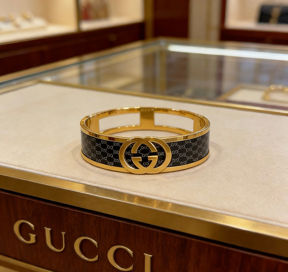 Double-G Emblem Bangle in Polished Metal-Tone – Design 001 front product view