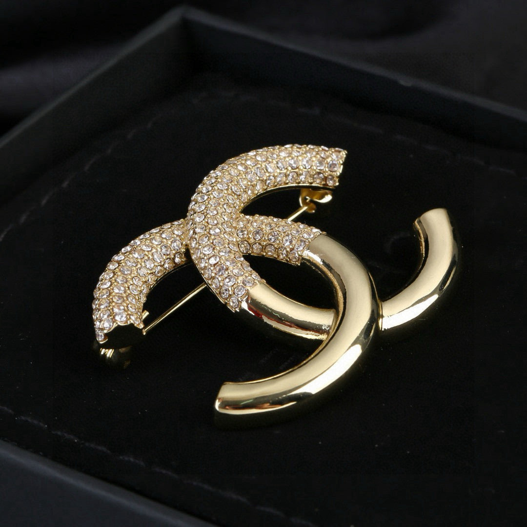 Double-C Emblem Brooch in Polished Metal-Tone – Design 014 detail view