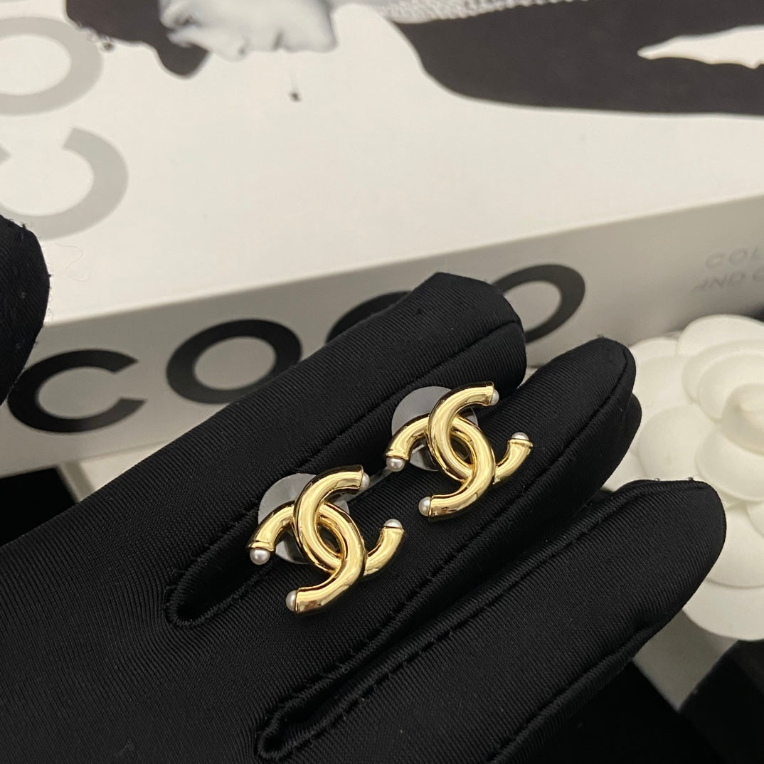 Double-C Emblem Pearl-Detail Stud Earrings – Pearl Detail – Design 010 detail view