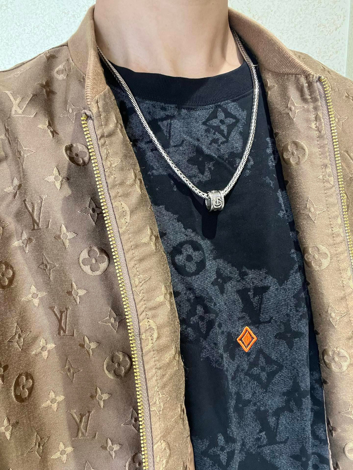 Double-G Emblem Pendant Necklace in Polished Metal-Tone – Design 034 detail view