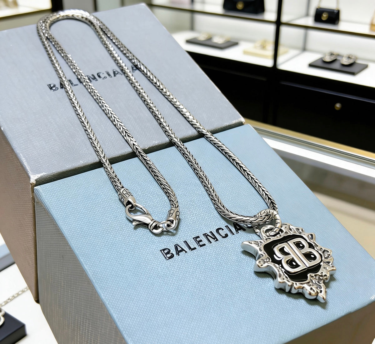 Geometric Emblem Pendant Necklace in Polished Metal-Tone – Vintage Detail – Design 052 side detail