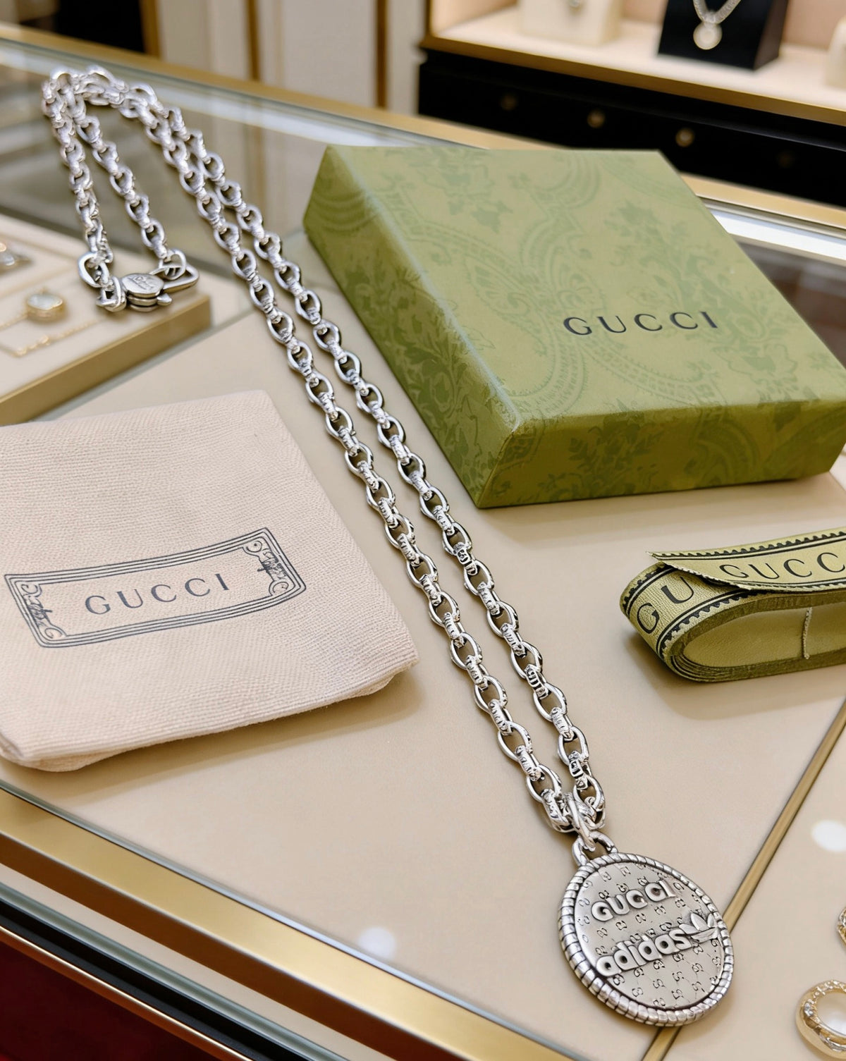 Double-G Emblem Pendant Necklace in Polished Metal-Tone – Vintage Detail – Design 013 detail view