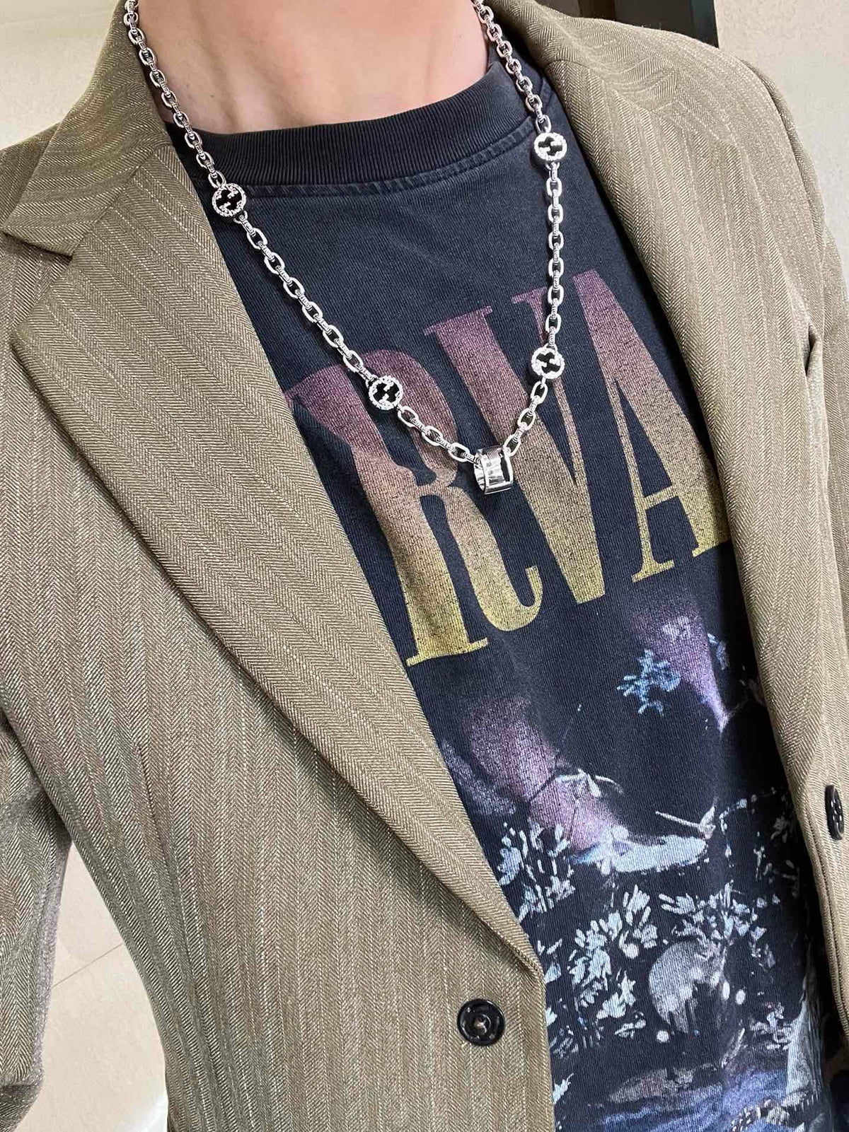 Double-G Emblem Pendant Necklace in Polished Metal-Tone – Design 105 detail view